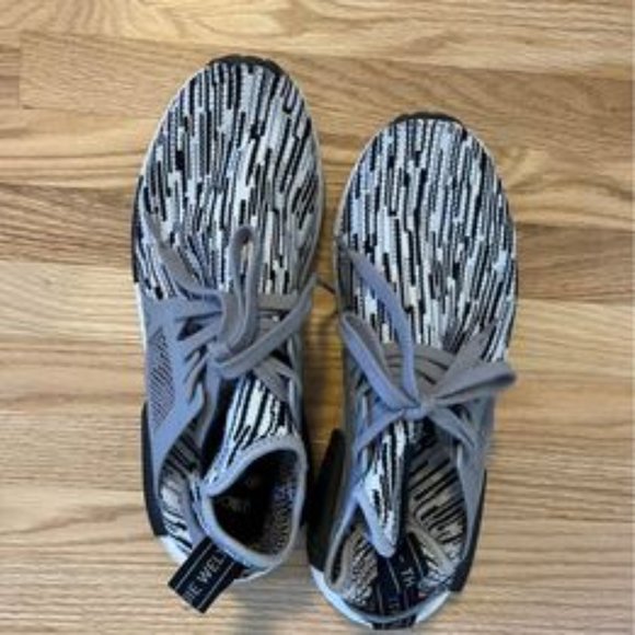 - RARE NMD BOOST size 9 1/2 male - Picture 1 of 3